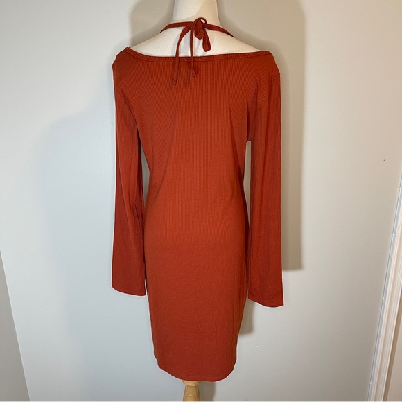 Dual Nature Ribbed Cold Shoulder Halter Bodycon Dress Brick XS - Picture 3 of 6